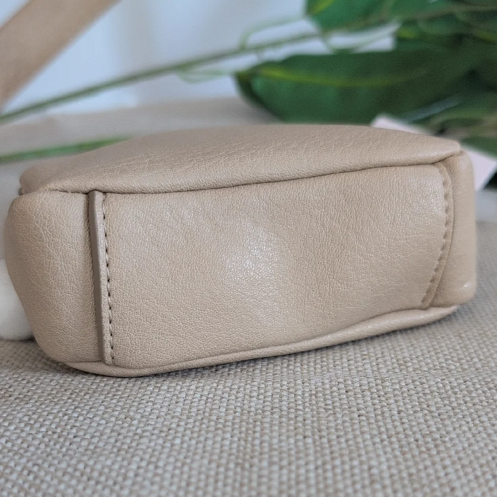 LC Lauren Conrad Beige Bear Coin Pouch